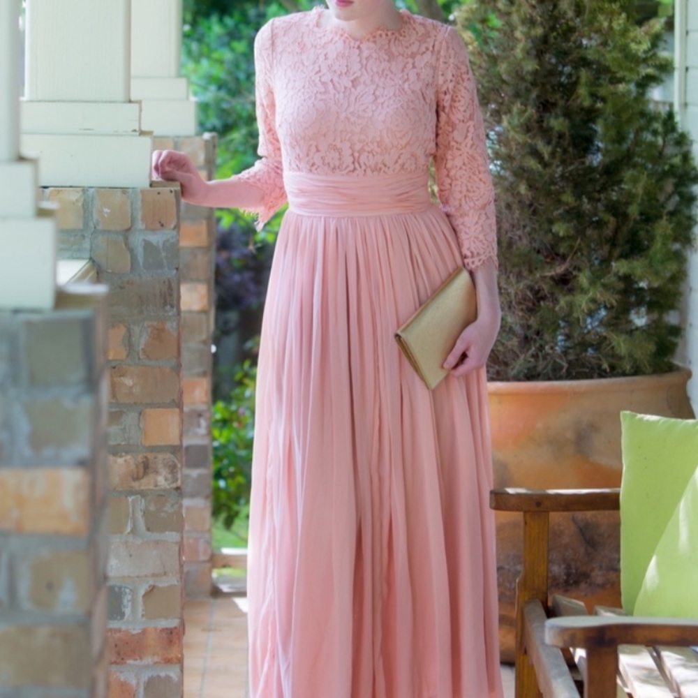 ⬇️PRICE DROP⬇️ NWOT Exquisite English Manor Dress